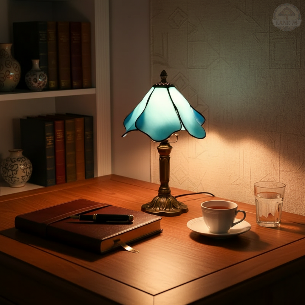 Modrá víla | Stolní lampa ve stylu Tiffany