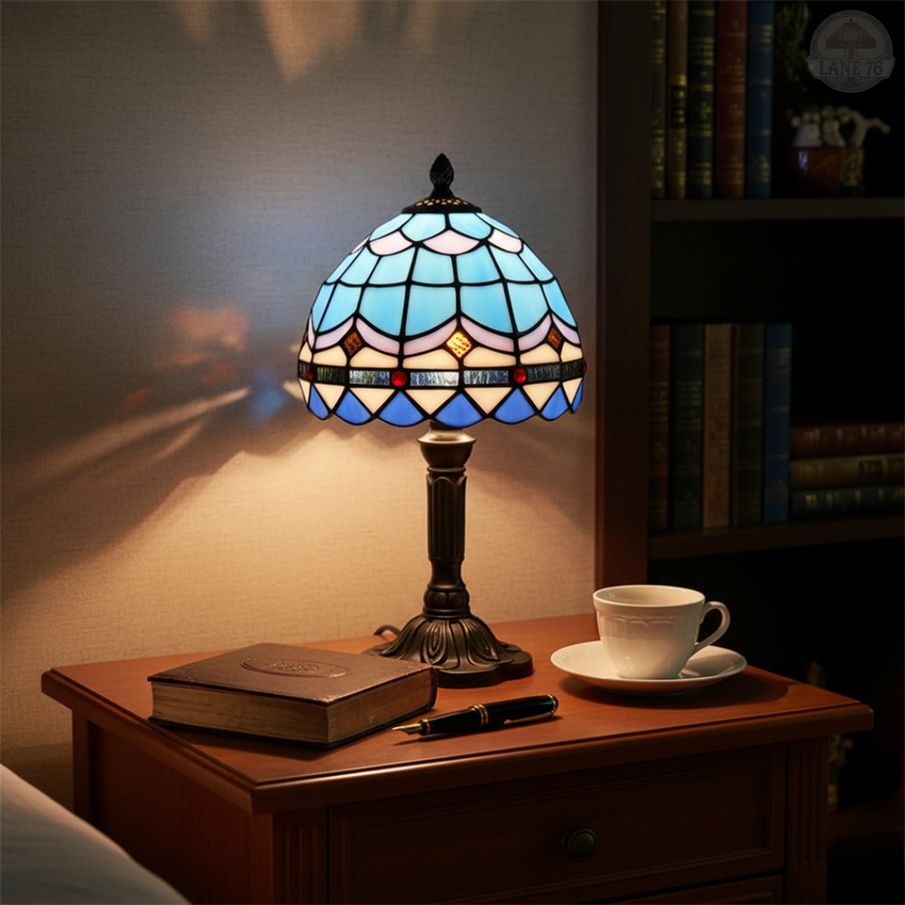 Mrazivá noc | Stolní lampa ve stylu Tiffany