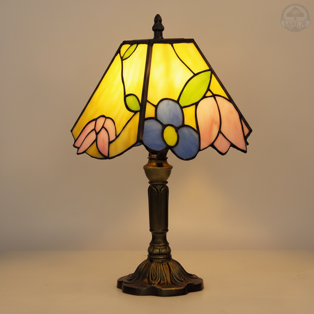 Zlatá zahrada | Stolní lampa ve stylu Tiffany