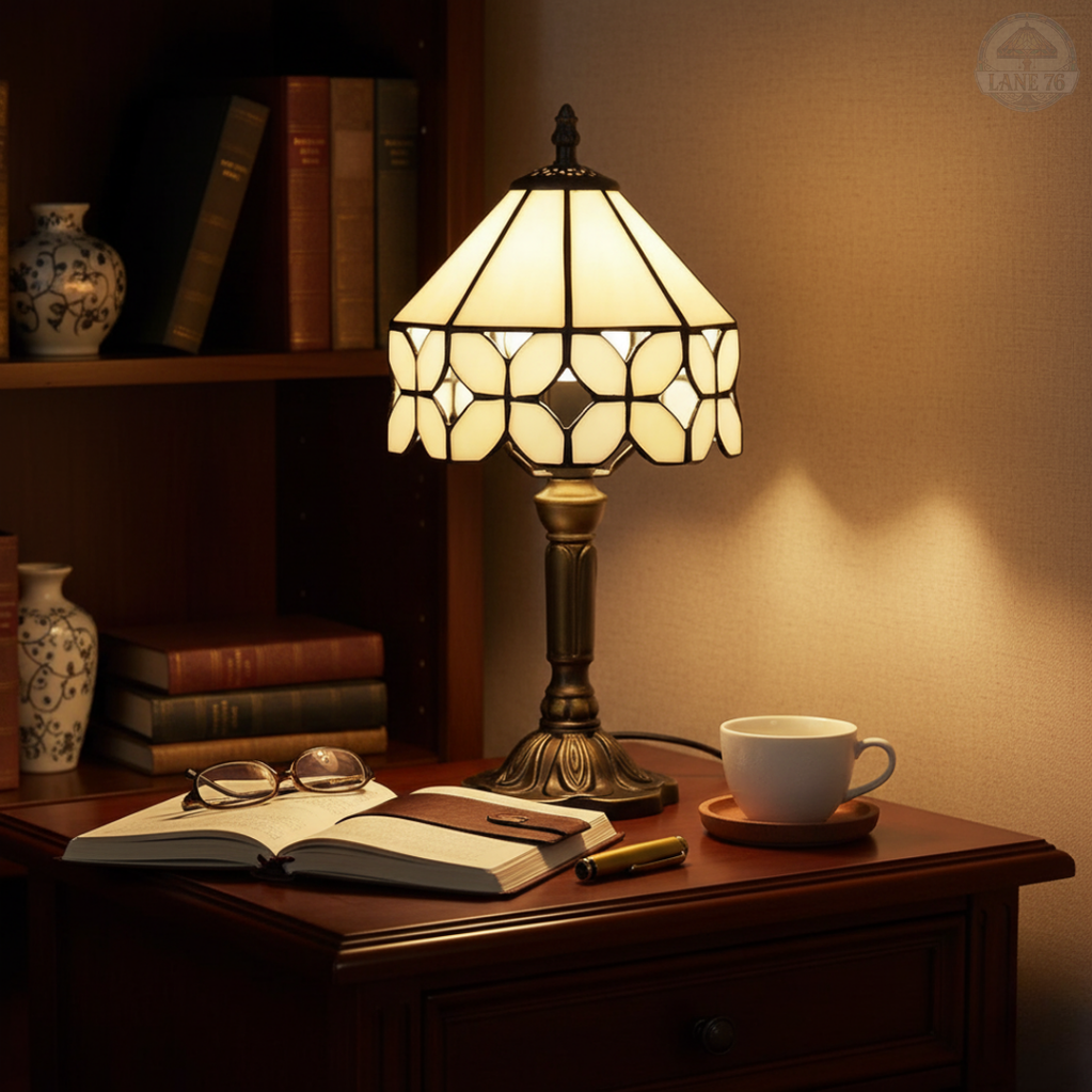Zlatá mřížka | Stolní lampa ve stylu Tiffany