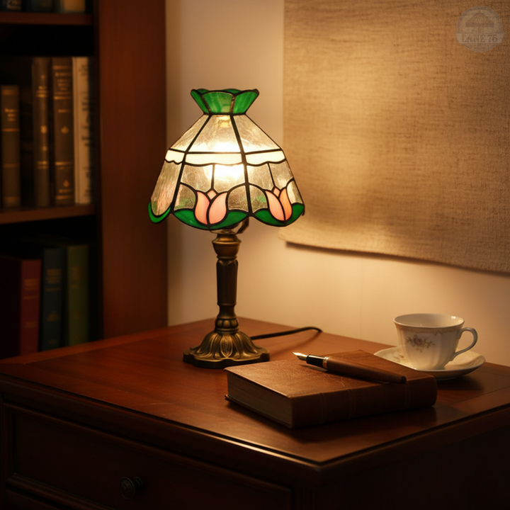Tajemná růže | Stolní lampa ve stylu Tiffany